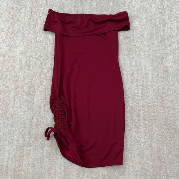 Pretty Little Thing Elegant Off-Shoulder Bodycon Red Dress Size 2 - Picture 2 of 6